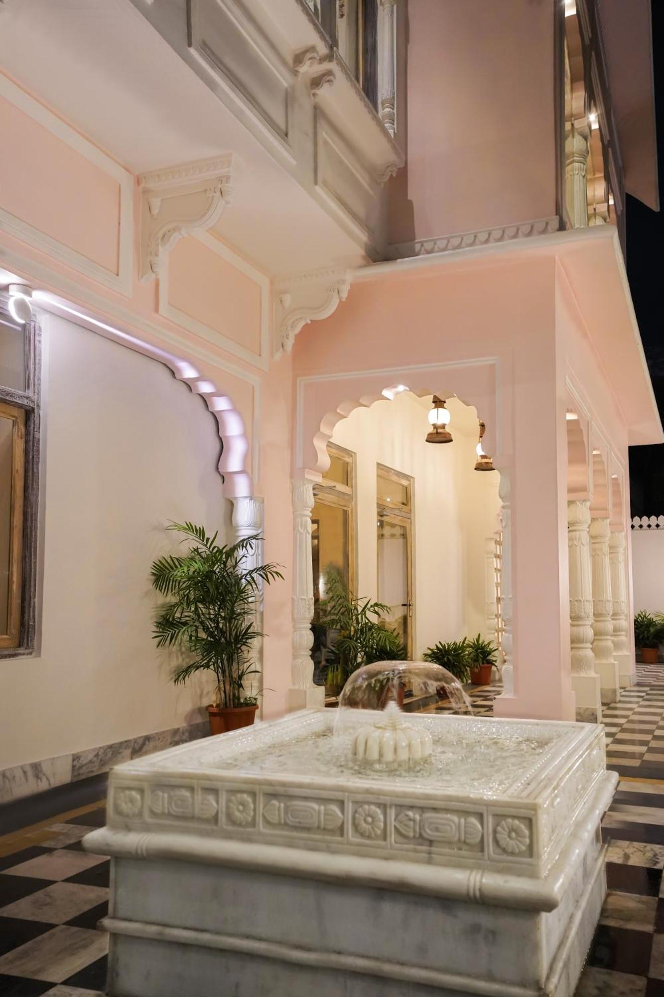 Dev Mahal - A Boutique Heritage Hotel جايبور المظهر الخارجي الصورة