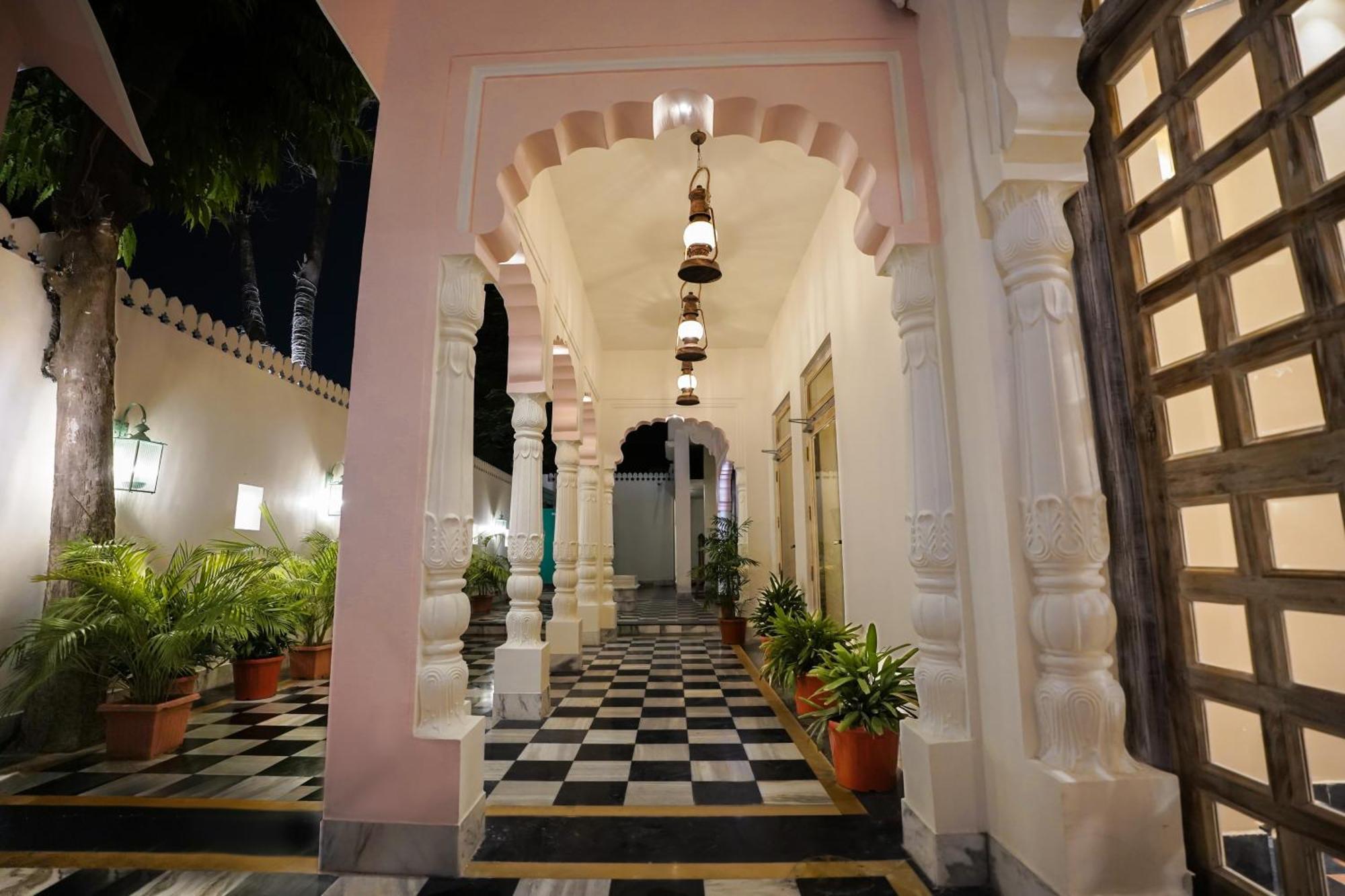 Dev Mahal - A Boutique Heritage Hotel جايبور المظهر الخارجي الصورة